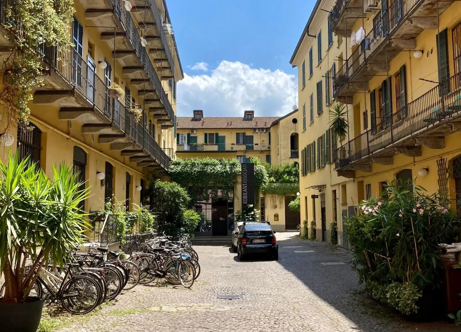Design District - Milan Apartment